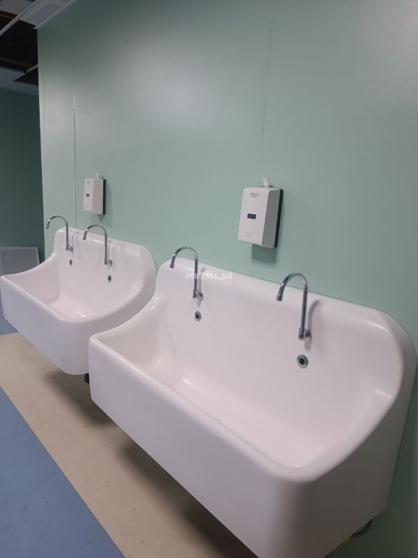 LẮP ĐẶT HOẢN THÀNH BÀN GIAO ĐƯA VÀO SỬ DỤNG BỒN RỬA TAY VÔ TRÙNG